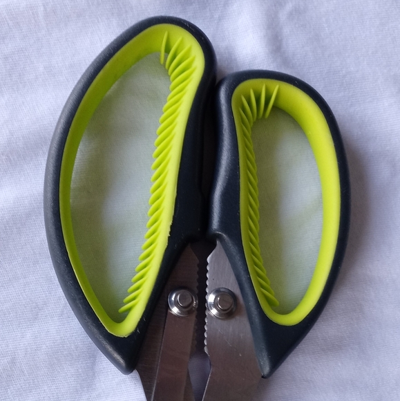 Kitchen Shears - Picture 2 of 3